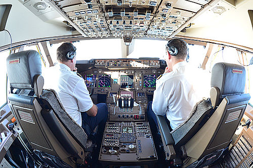 Lufthansa Cargo Boeing 777F Tokyo Narita Cockpit Landing, 60% OFF