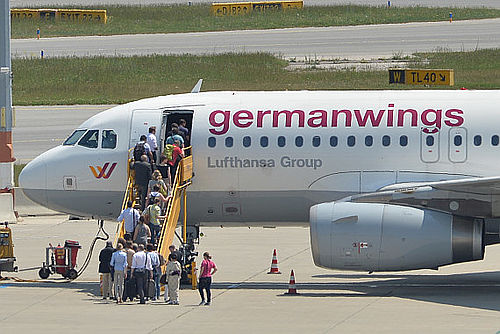 Germanwings Crash Ein Leben Ist Mehr Wert Als Ein Mittelklassewagen Austrian Wings